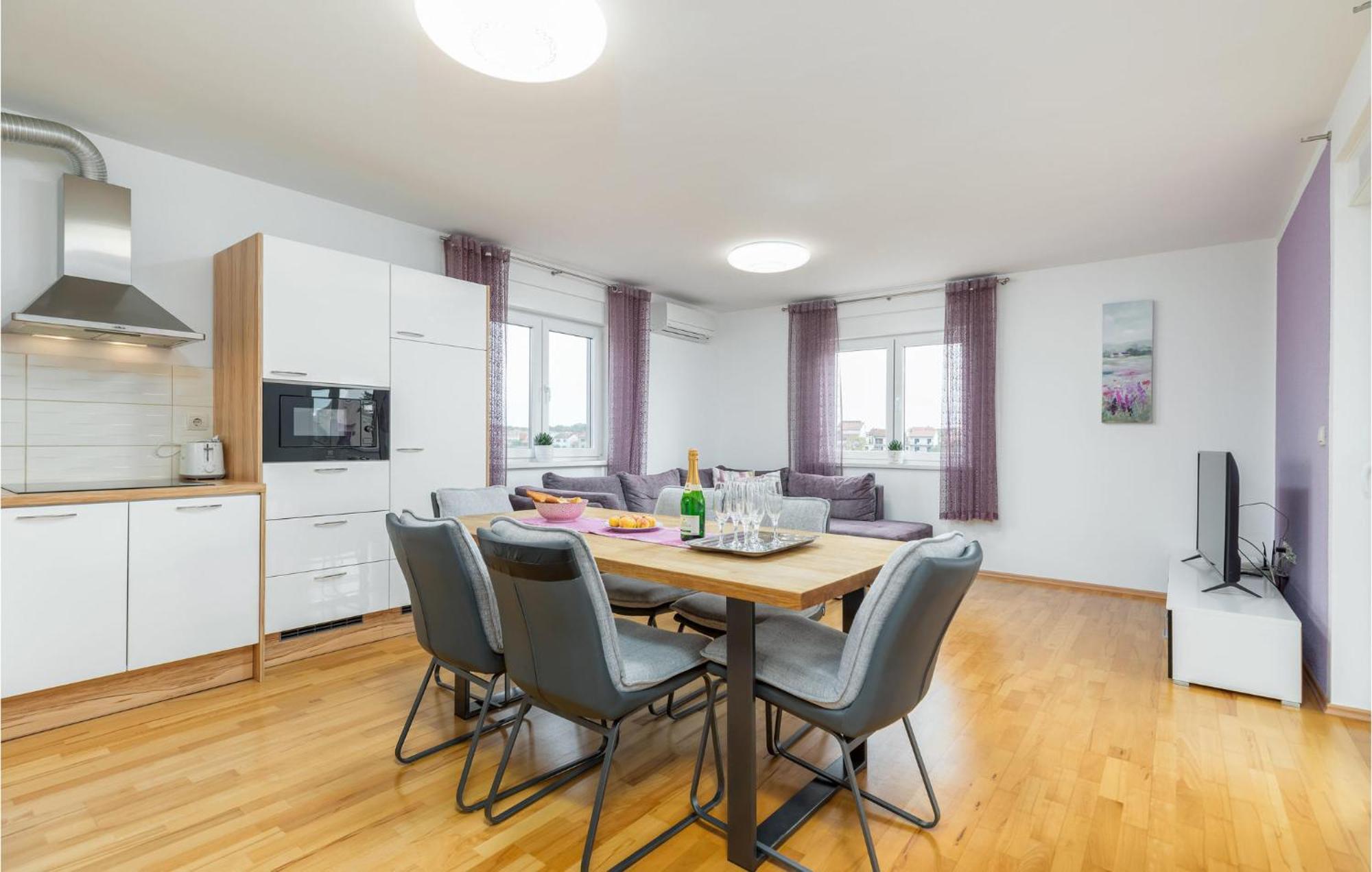 Lovely Apartment In Valbandon With Kitchen Fazana Exterior photo